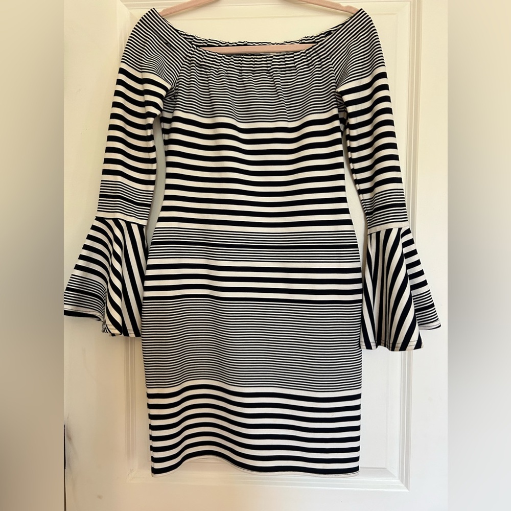 Dillard’s contemporary brand SUGAR LIPS black white striped mini dress Small